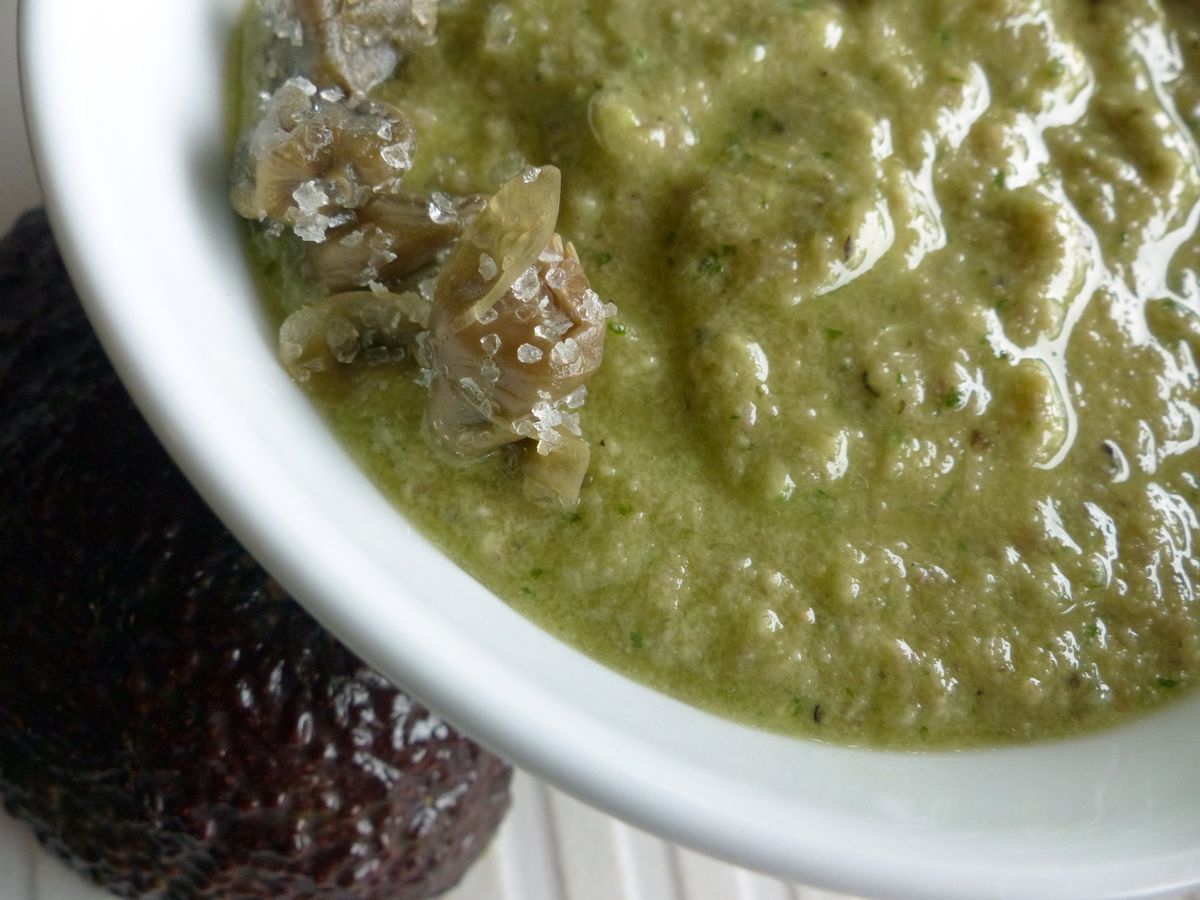 Pesto mit Kapern und Sardellen