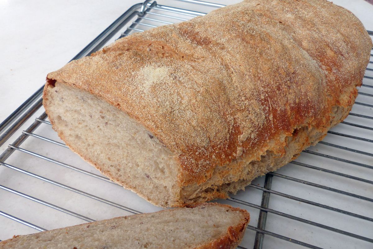 Dinkelbrot mit Sauerteig, ohne u. mit Backform