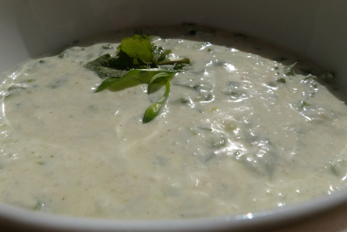 Joghurtsauce, pikant mit einem Hauch Natur